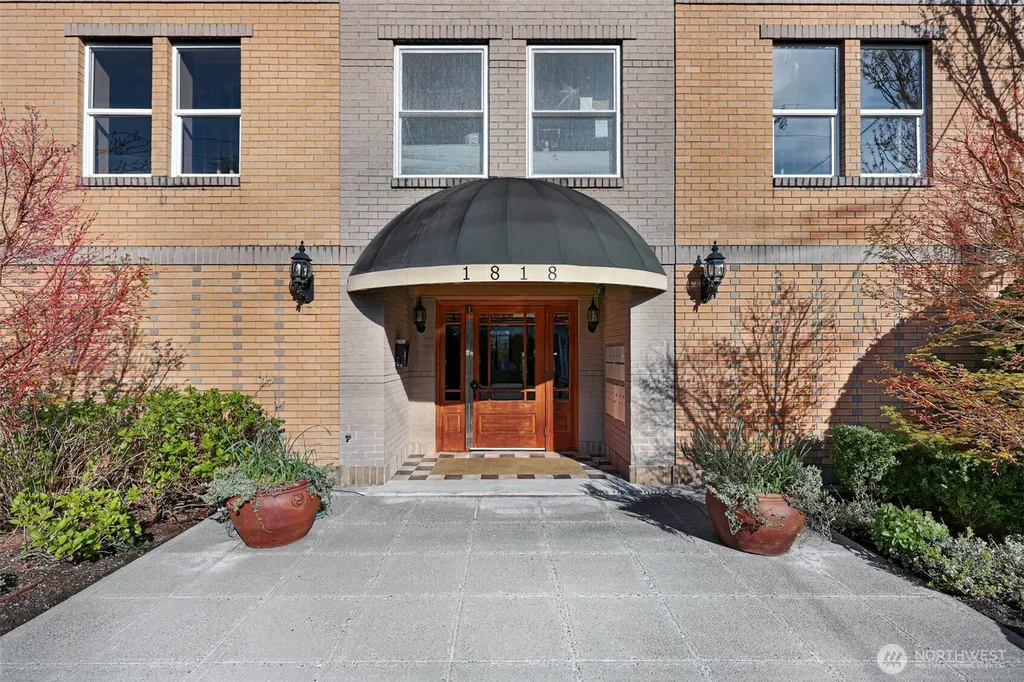 1818 Bigelow Avenue N Seattle WA 98109