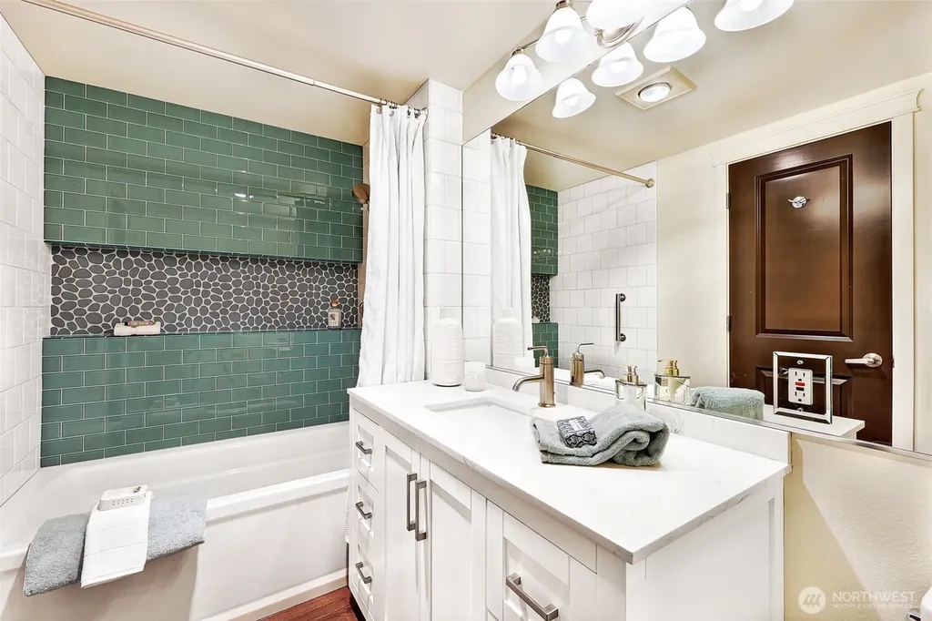 1818 Bigelow Avenue N Seattle WA 98109