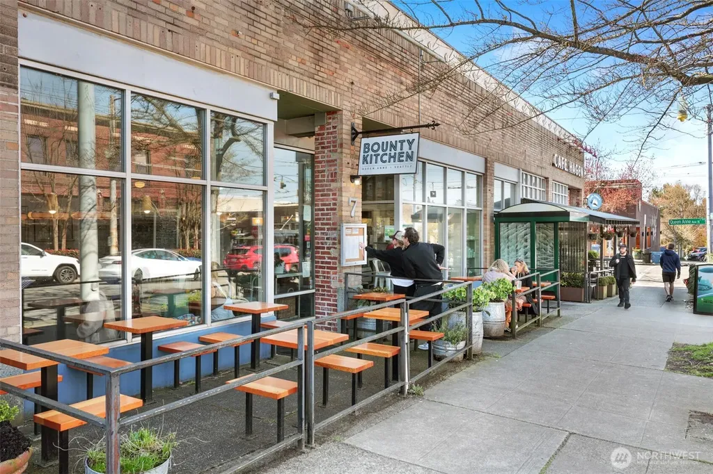 1818 Bigelow Avenue N Seattle WA 98109