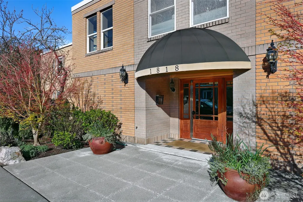 1818 Bigelow Avenue N Seattle WA 98109