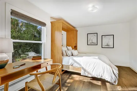 1818 Bigelow Avenue N Seattle WA 98109