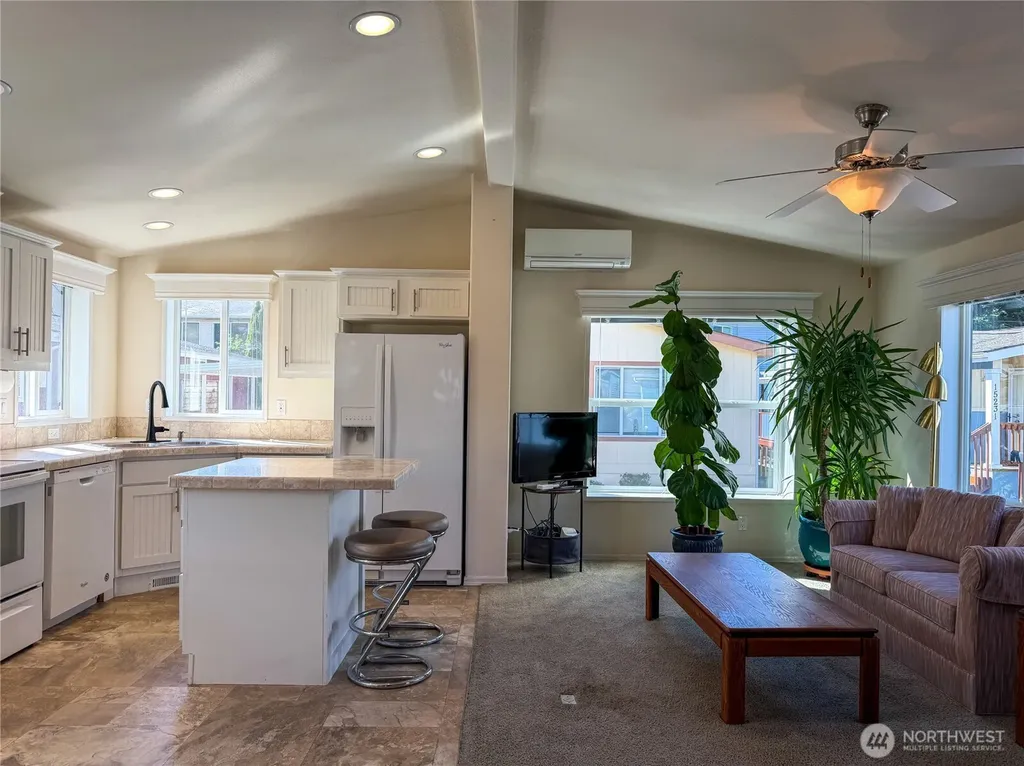 15256 Pine Drive Renton WA 98058