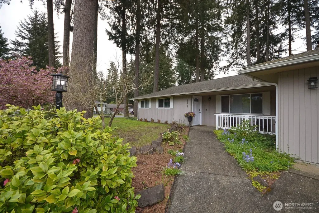 6909 33rd Avenue SW Lacey WA 98503