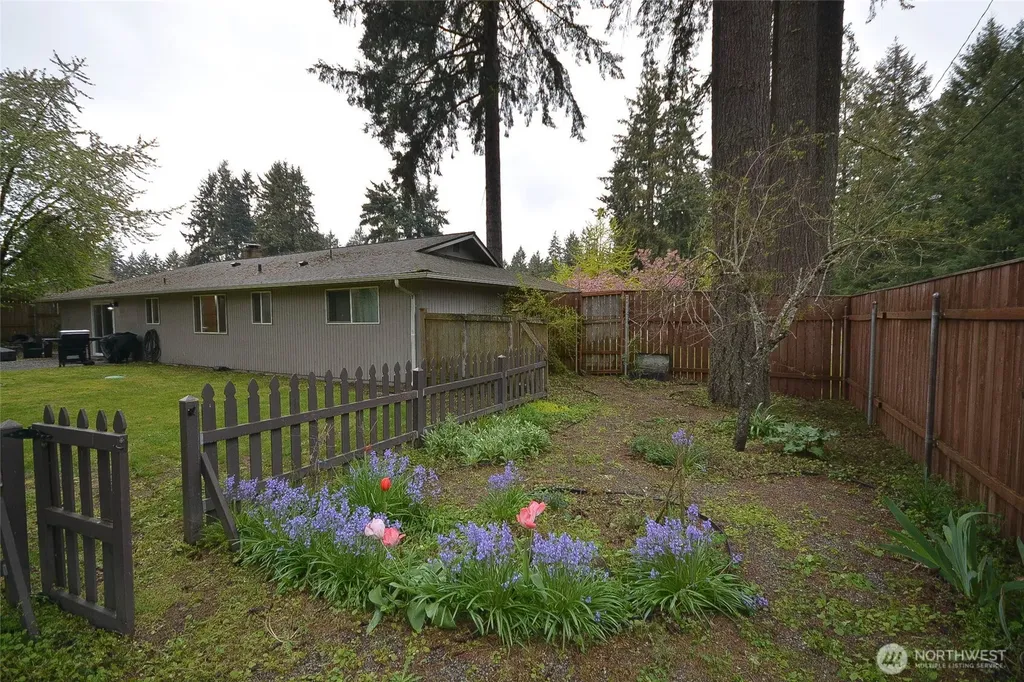 6909 33rd Avenue SW Lacey WA 98503