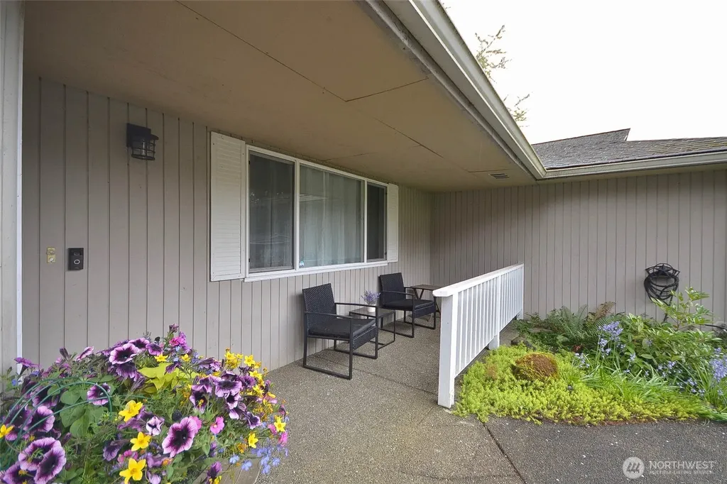 6909 33rd Avenue SW Lacey WA 98503