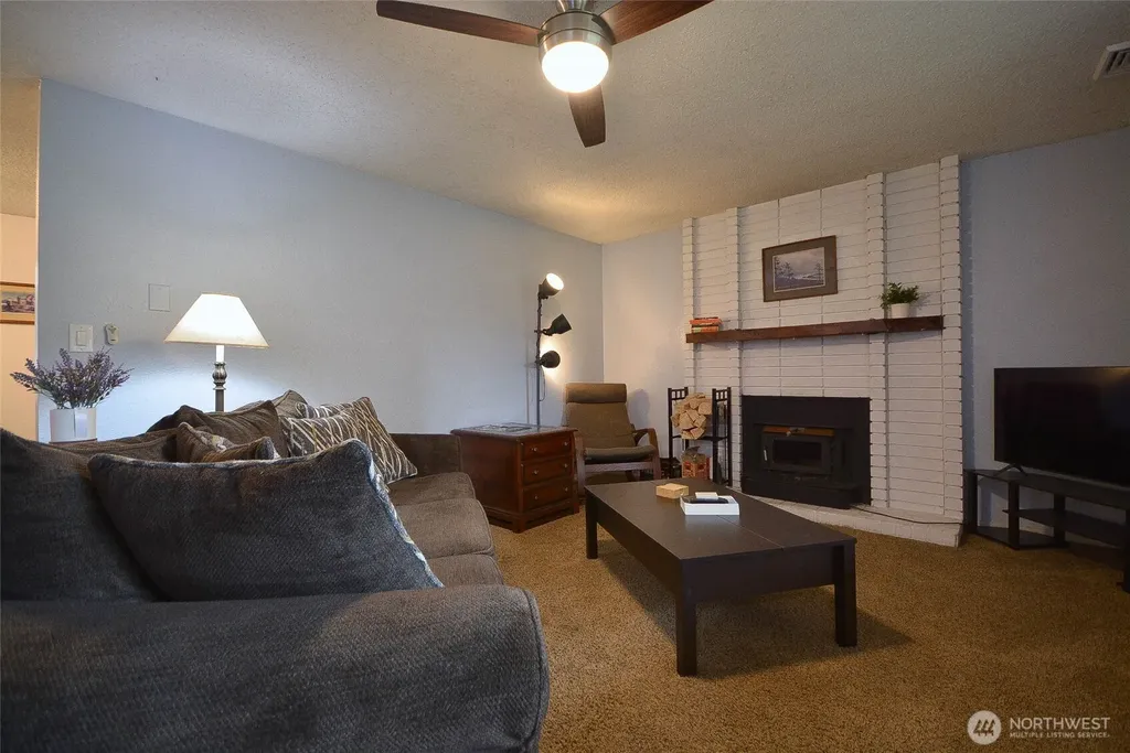 6909 33rd Avenue SW Lacey WA 98503