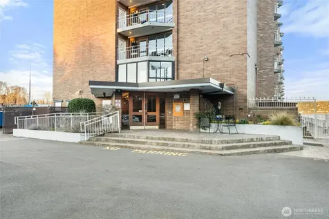9500 Rainier Avenue S Seattle WA 98118
