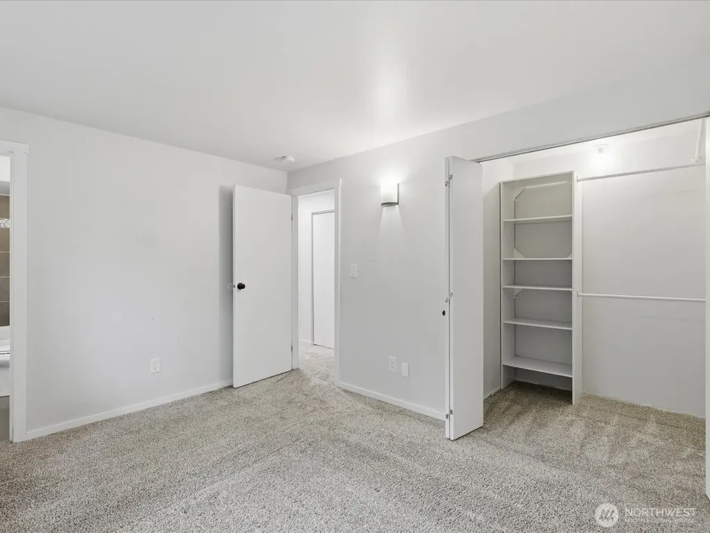 14738 SE 244th Street Kent WA 98042