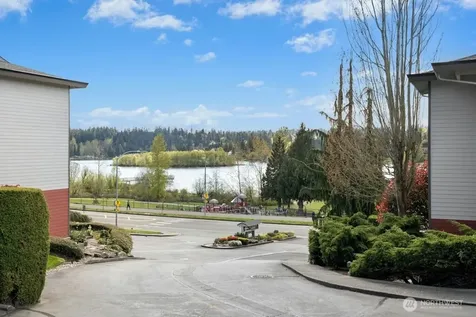 23407 Lakeview Drive Mountlake Terrace WA 98043