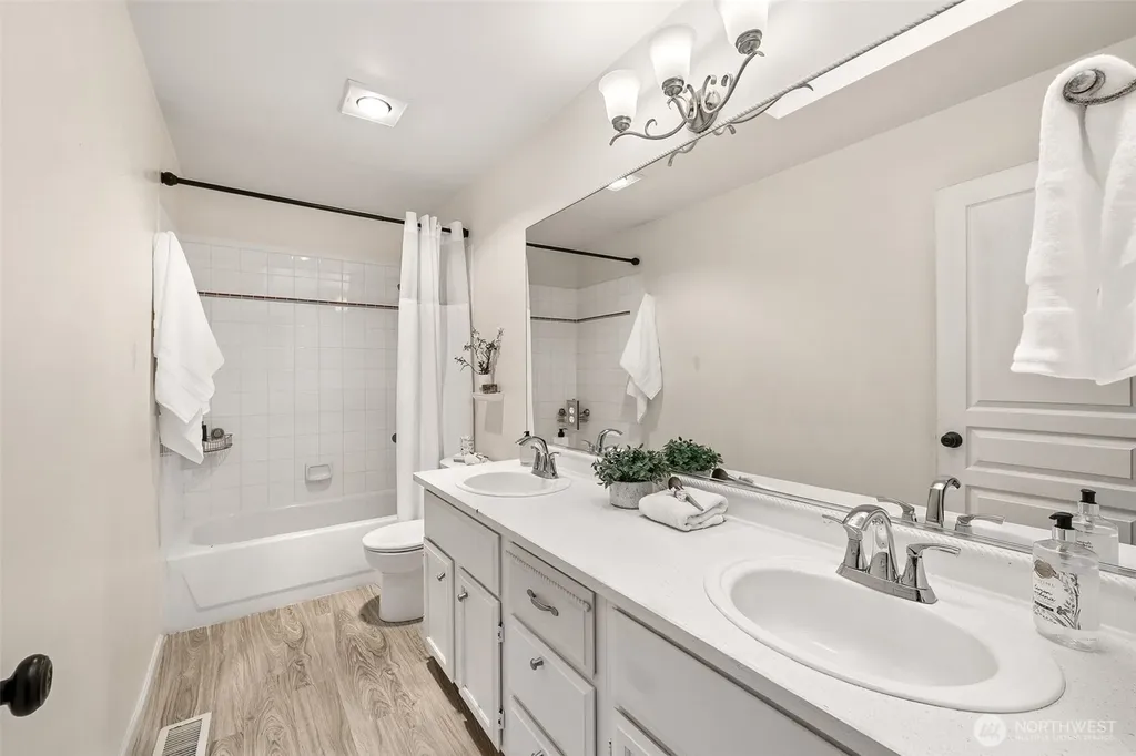 23018 SE 247th Court Maple Valley WA 98038