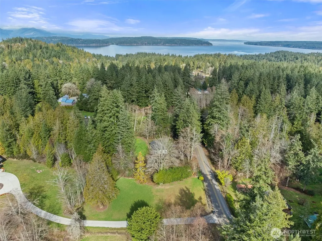 10030 NW Pioneer Road Seabeck WA 98380