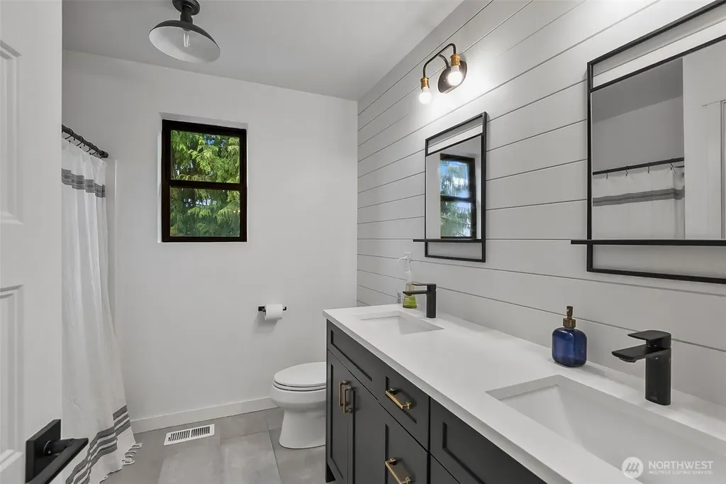 914 6th Street Mukilteo WA 98275