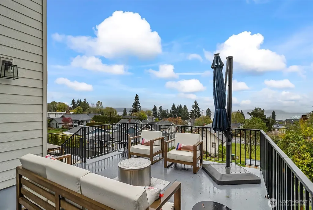 914 6th Street Mukilteo WA 98275