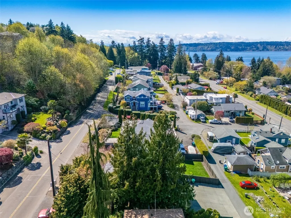 914 6th Street Mukilteo WA 98275