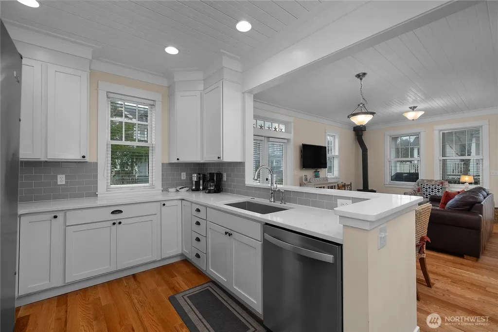 3 Float Lane Pacific Beach WA 98571