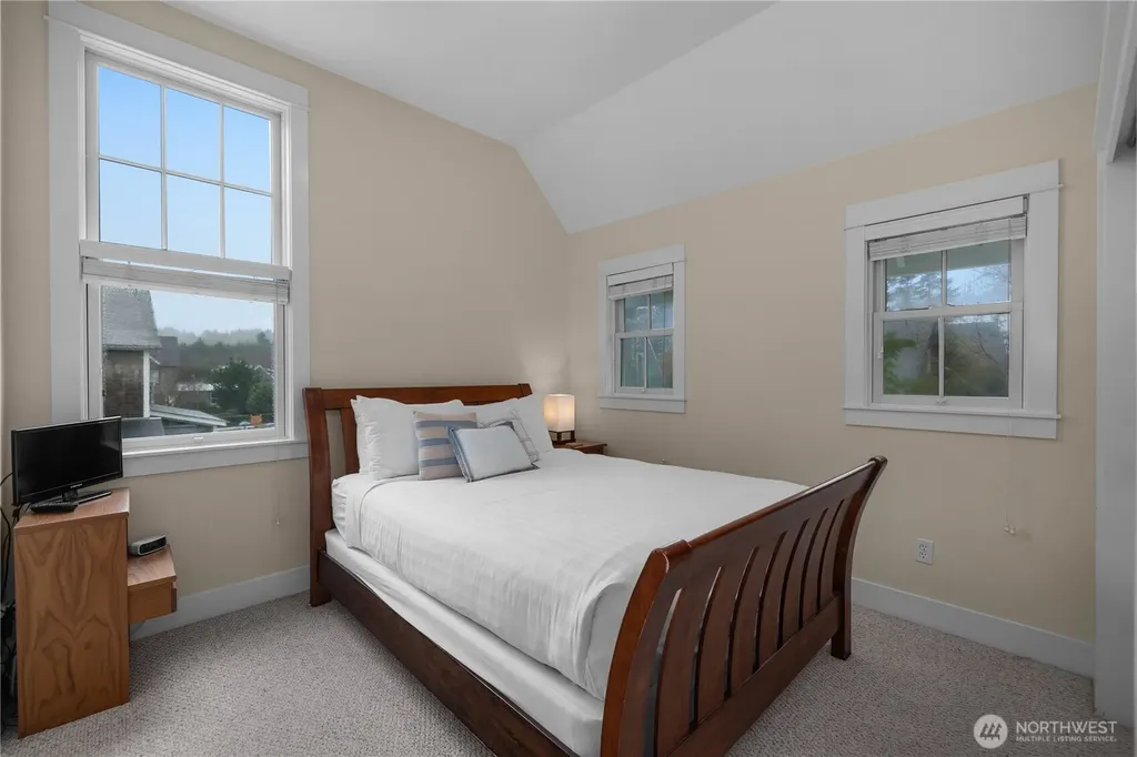 3 Float Lane Pacific Beach WA 98571