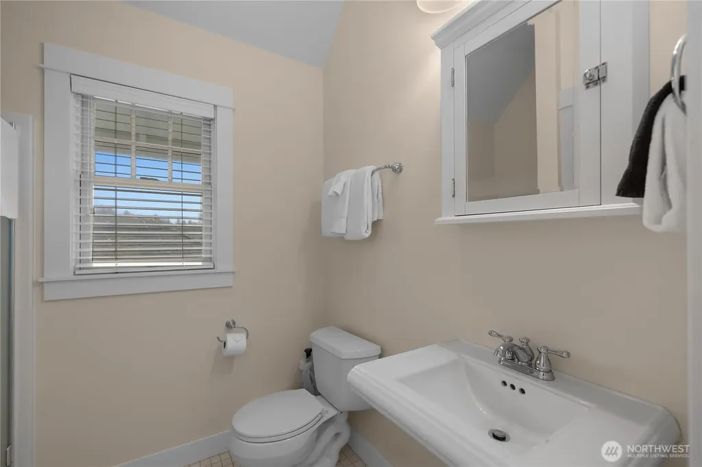 3 Float Lane Pacific Beach WA 98571