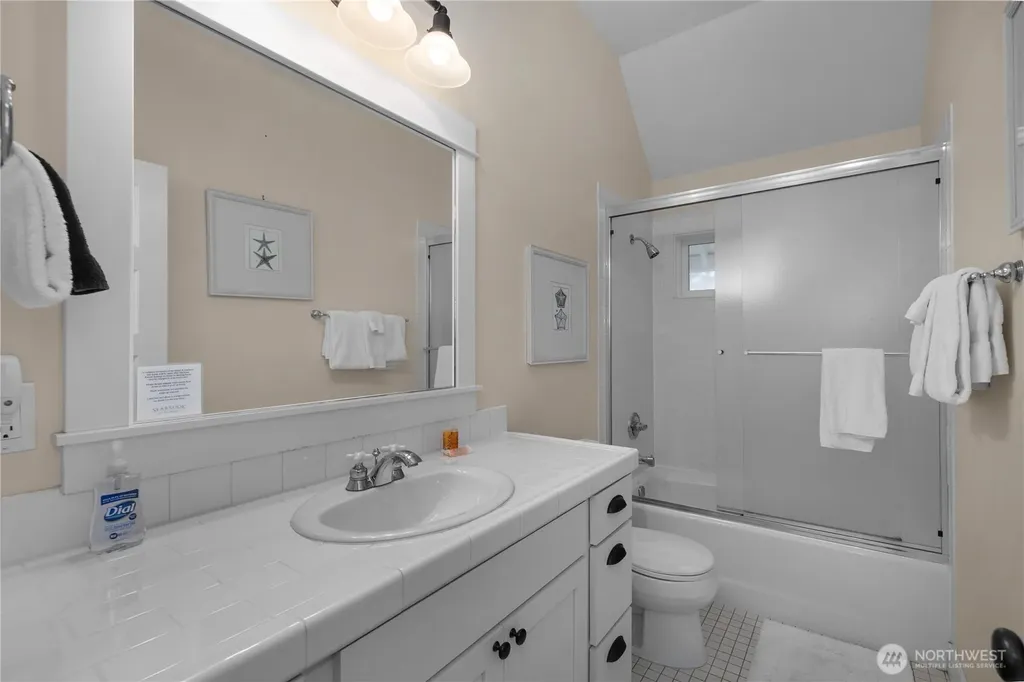 3 Float Lane Pacific Beach WA 98571