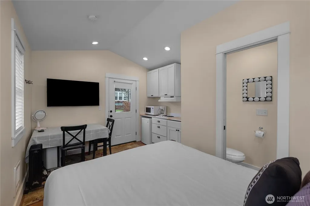 3 Float Lane Pacific Beach WA 98571