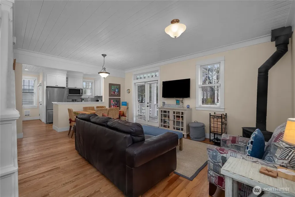 3 Float Lane Pacific Beach WA 98571
