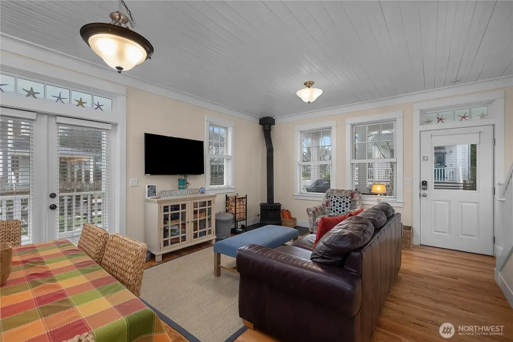 3 Float Lane Pacific Beach WA 98571