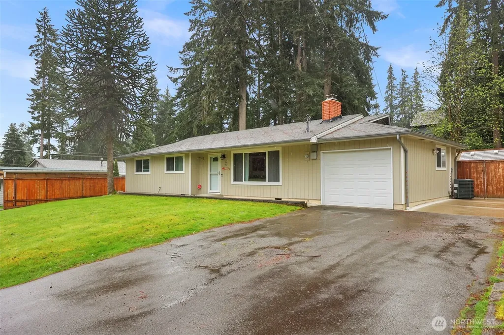 14106 Cascadian Way Everett WA 98208
