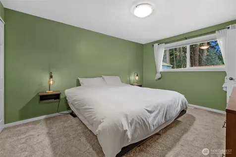 14106 Cascadian Way Everett WA 98208