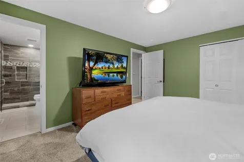 14106 Cascadian Way Everett WA 98208