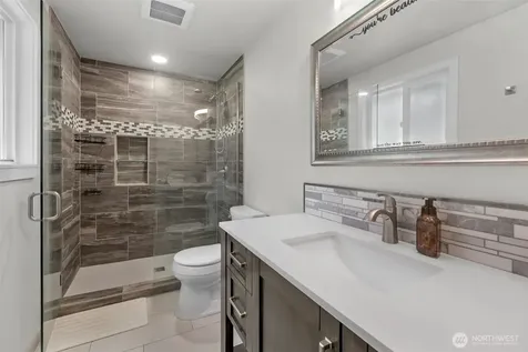 14106 Cascadian Way Everett WA 98208