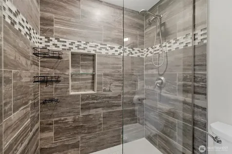 14106 Cascadian Way Everett WA 98208