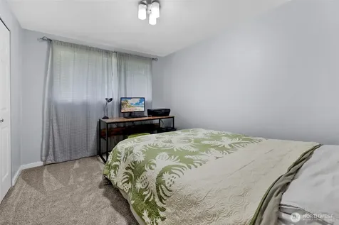 14106 Cascadian Way Everett WA 98208