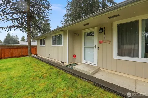 14106 Cascadian Way Everett WA 98208