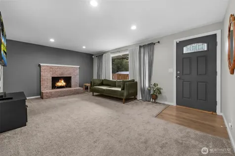 14106 Cascadian Way Everett WA 98208