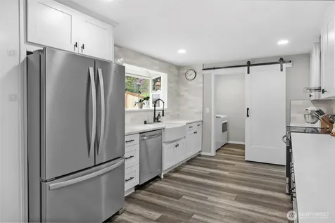 14106 Cascadian Way Everett WA 98208