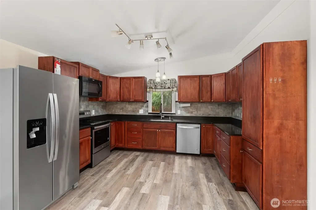 8628 358th Street S Roy WA 98580