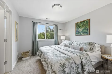 5726 Solana Lane NE Bainbridge Island WA 98110