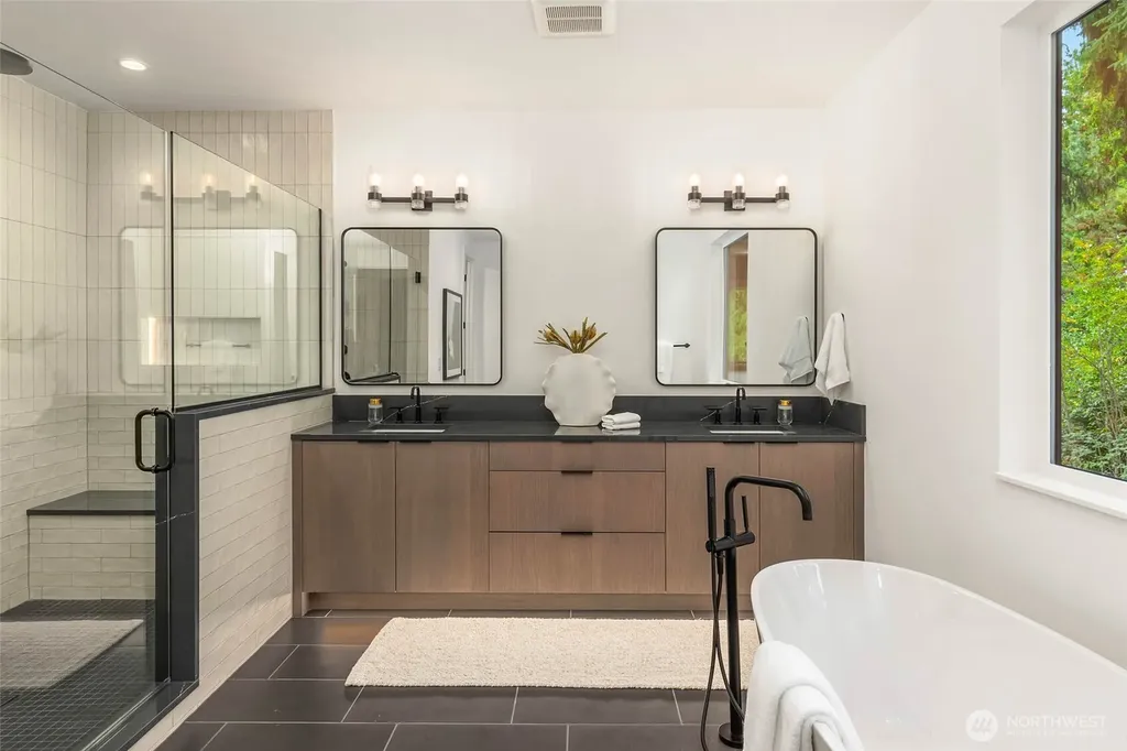 10620 NE 28th Place Bellevue WA 98004