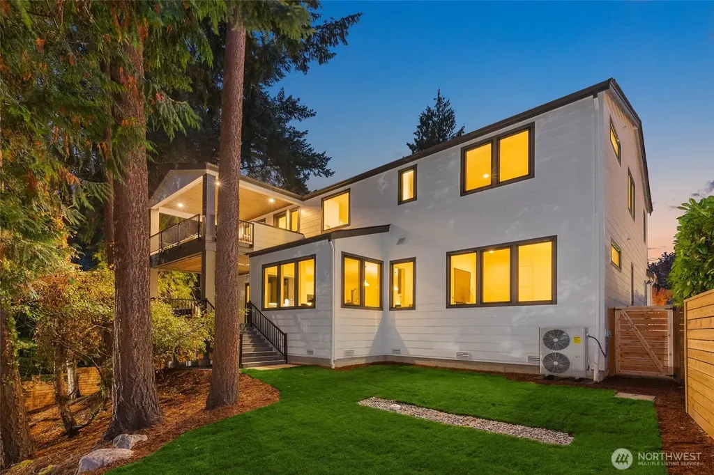 10620 NE 28th Place Bellevue WA 98004