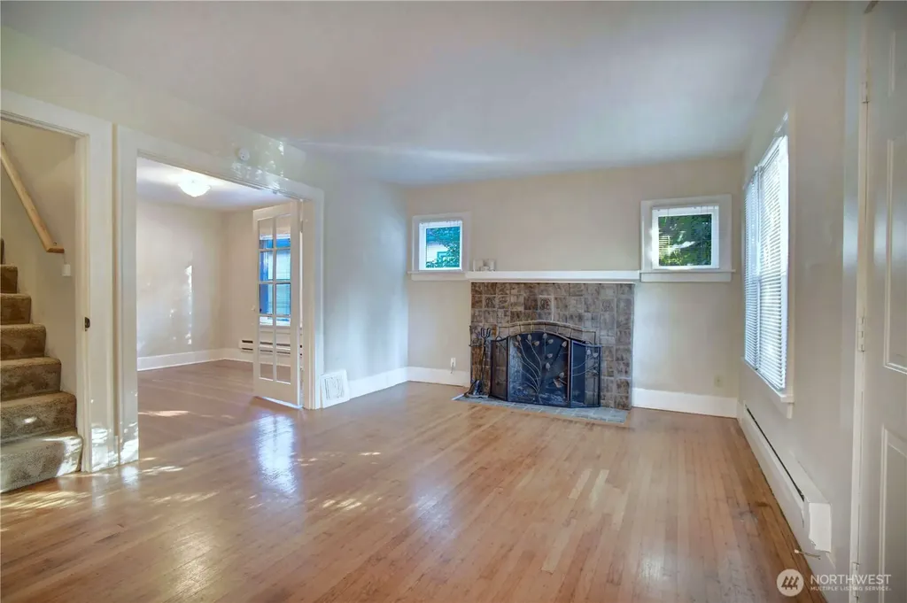 7822 NE Lake City Way NE Seattle WA 98115