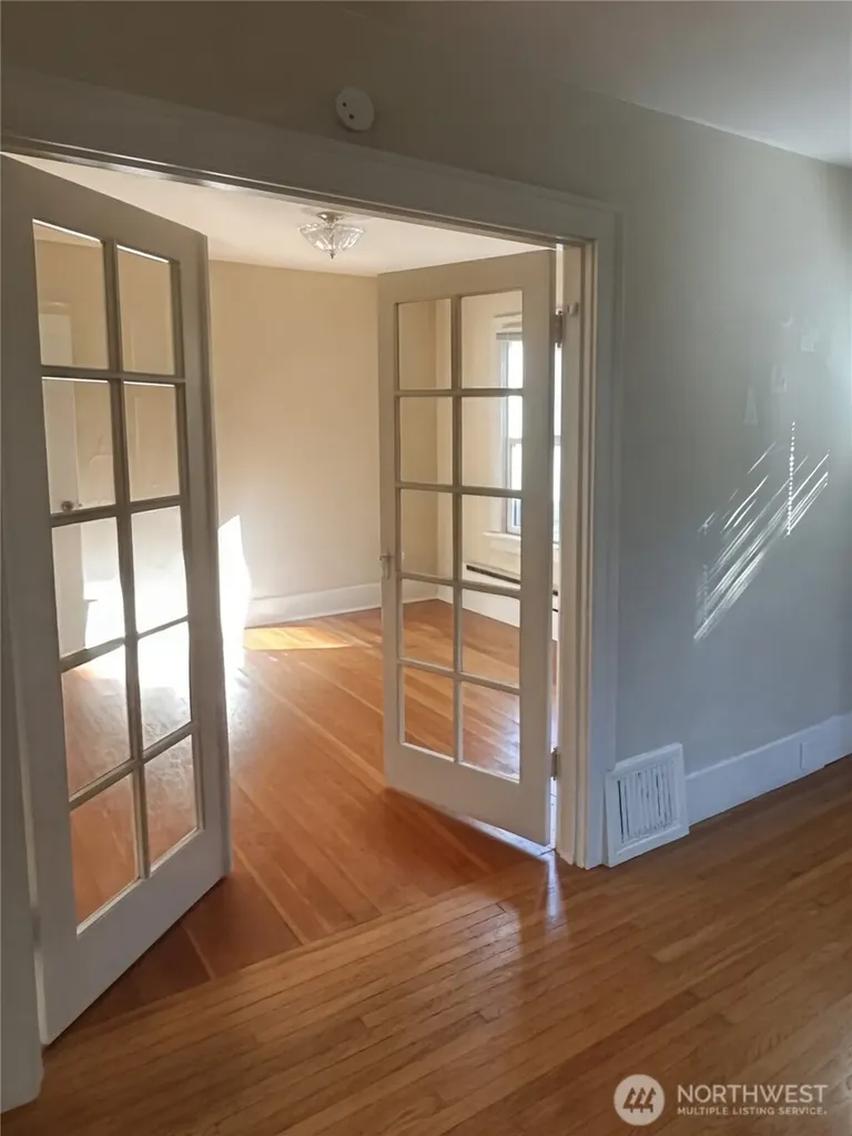 7822 NE Lake City Way NE Seattle WA 98115