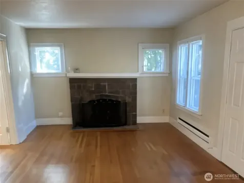 7822 NE Lake City Way NE Seattle WA 98115