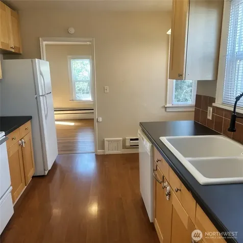 7822 NE Lake City Way NE Seattle WA 98115