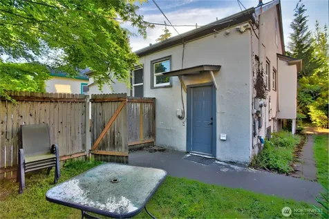 7822 NE Lake City Way NE Seattle WA 98115