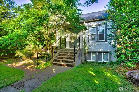 7822 NE Lake City Way NE Seattle WA 98115