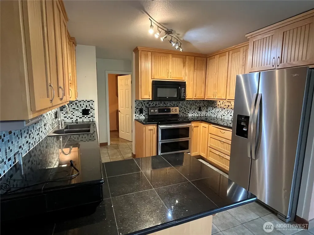102 Shelter Bay Drive La Conner WA 98257
