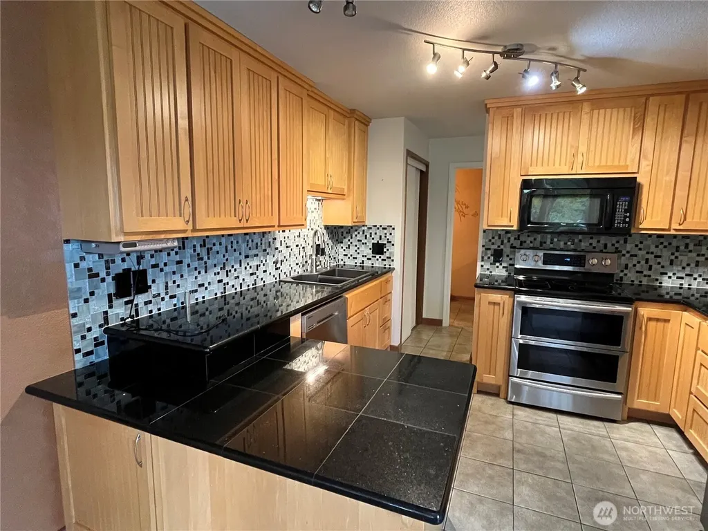 102 Shelter Bay Drive La Conner WA 98257