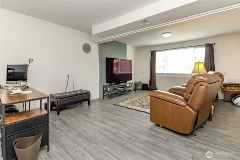 33227 39th Avenue SW Federal Way WA 98023