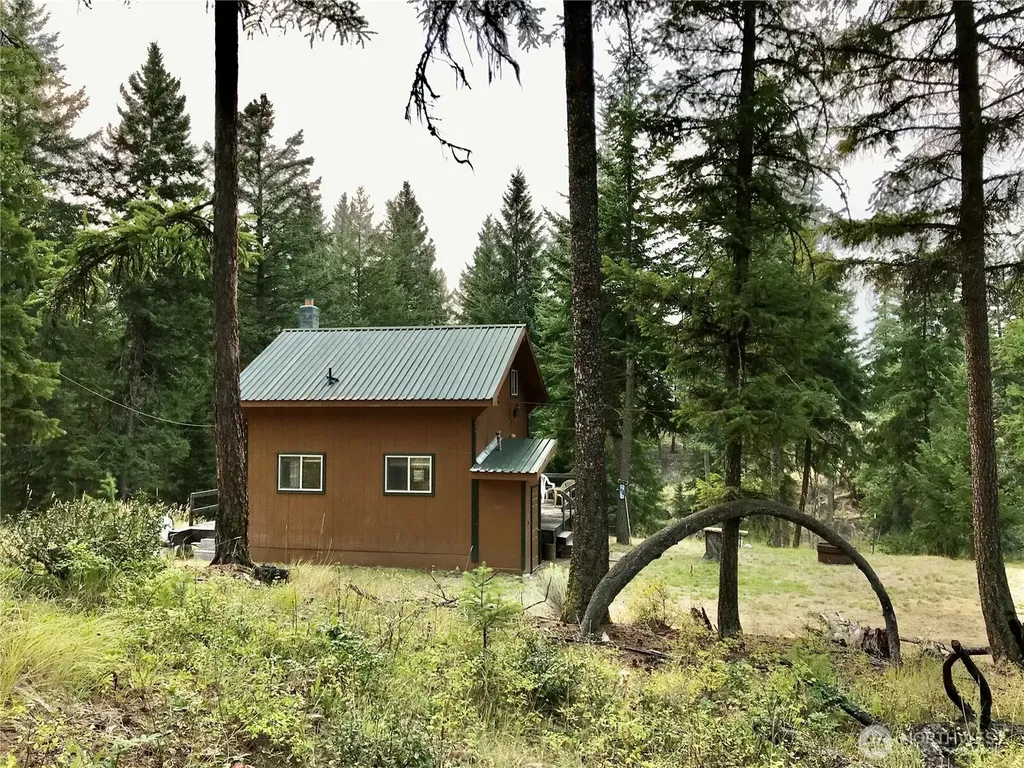 513 9 Mile Road Oroville WA 98844