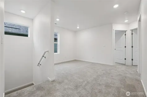 10734 188th Street E Puyallup WA 98374