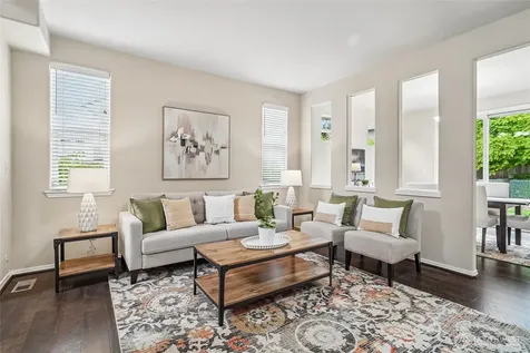 111 Nellis Road Bothell WA 98012